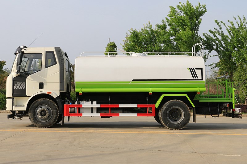 國六解放13噸灑水車