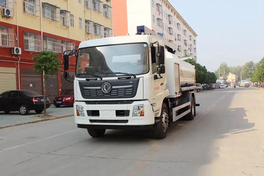 國六10方東風天錦鐵路抑塵車