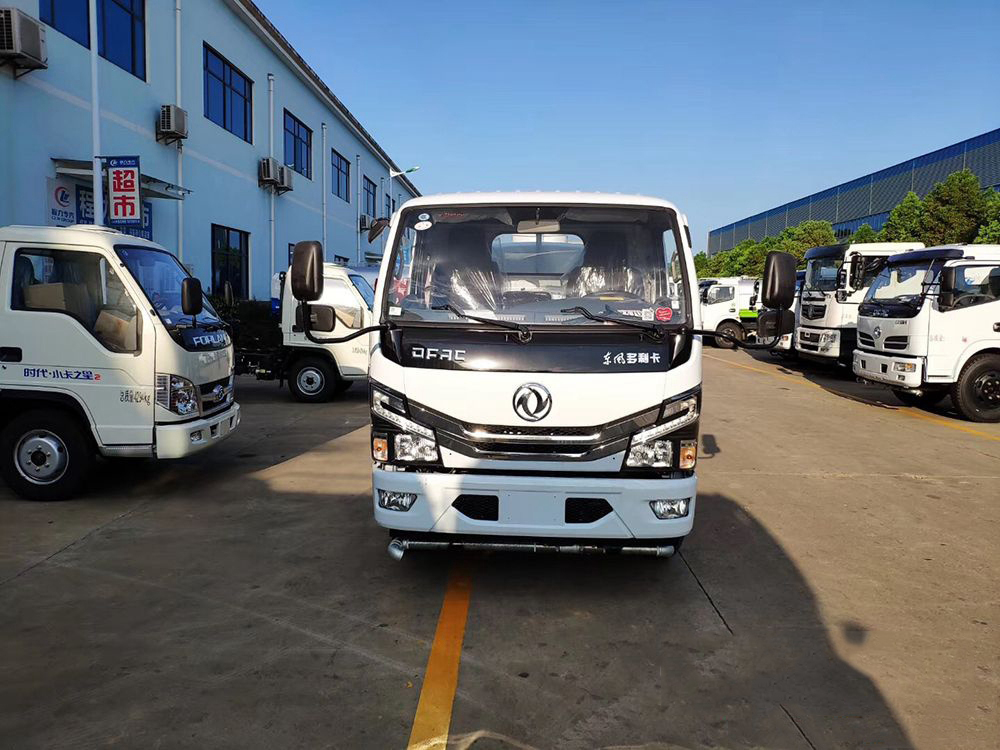 國六5方東風(fēng)小多利卡D6灑水車