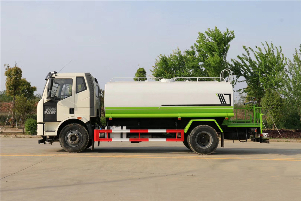 國六解放J6 13立方灑水車