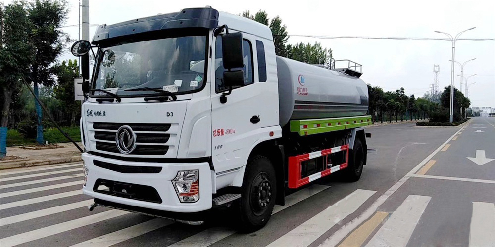 國(guó)六12-14方東風(fēng)專底霧炮車30-40米