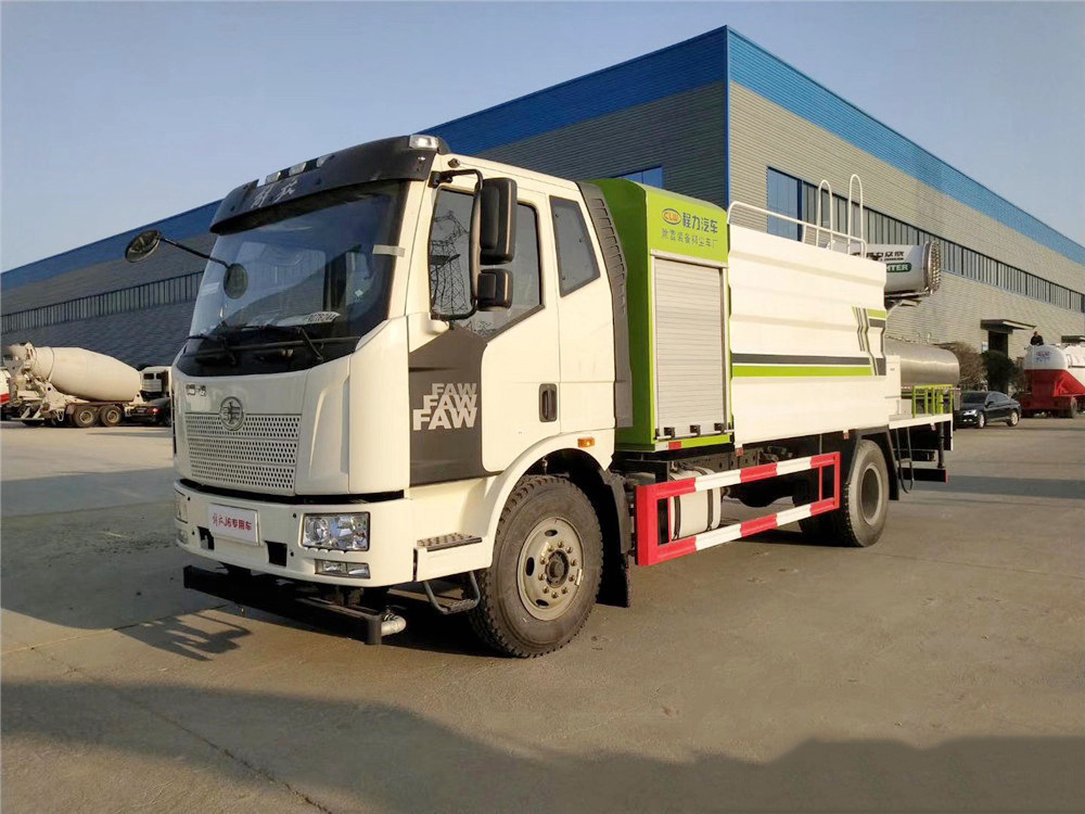 國(guó)六12方解放J6L抑塵車50-100米