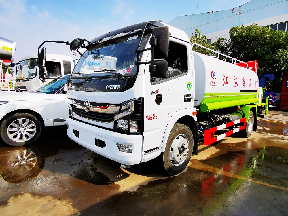 東風(fēng)大多利卡9方霧炮車