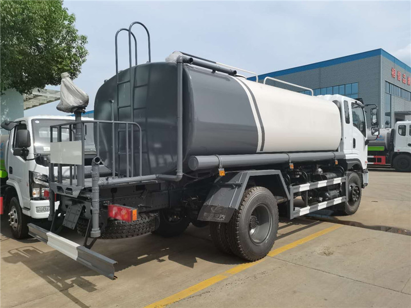 國(guó)六東風(fēng)專底D1 12噸灑水車